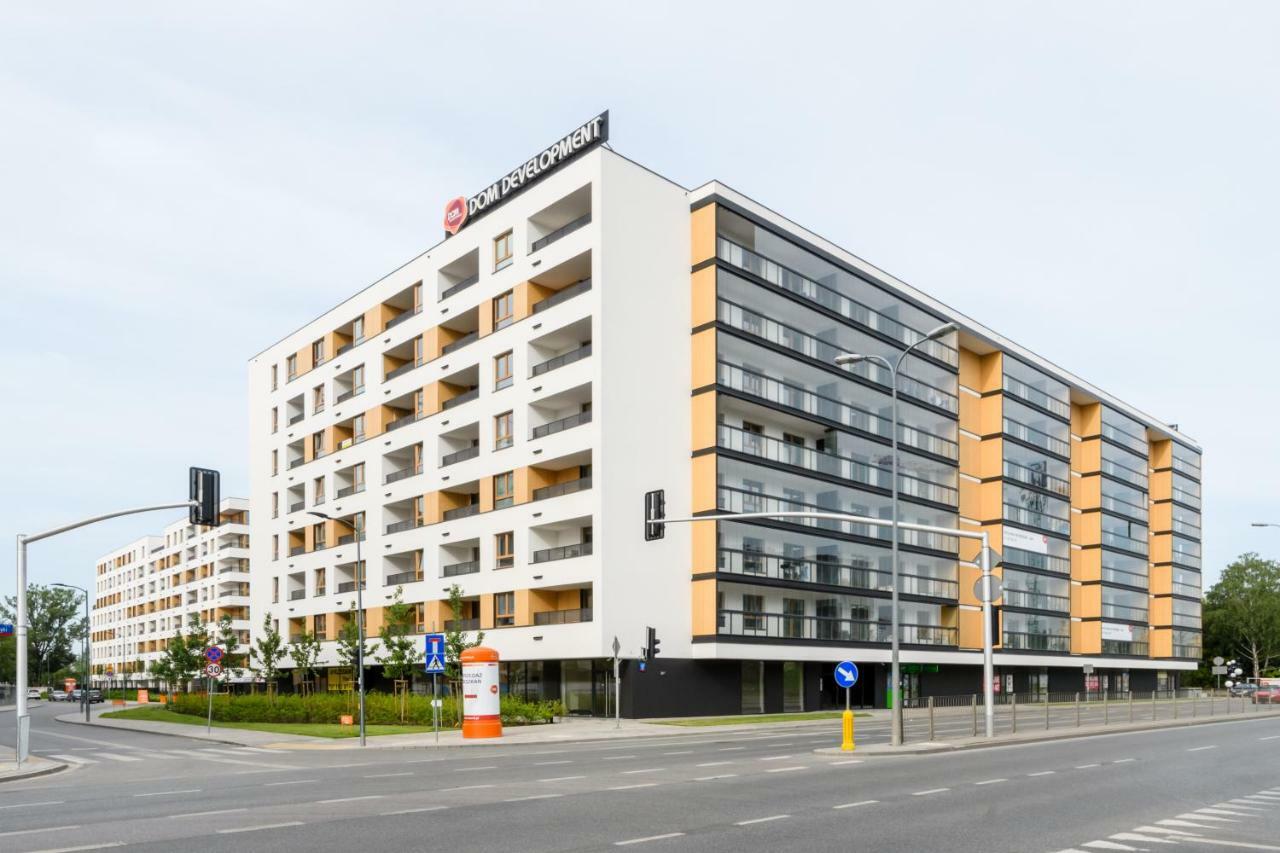 M&R Apartament Airport&Business Deluxe Cybernetyki 17 - Underground Garage - Free Wifi - Netflix - Air Conditioning - Self Check-In, Close By Chopin Airport วอร์ซอ ภายนอก รูปภาพ